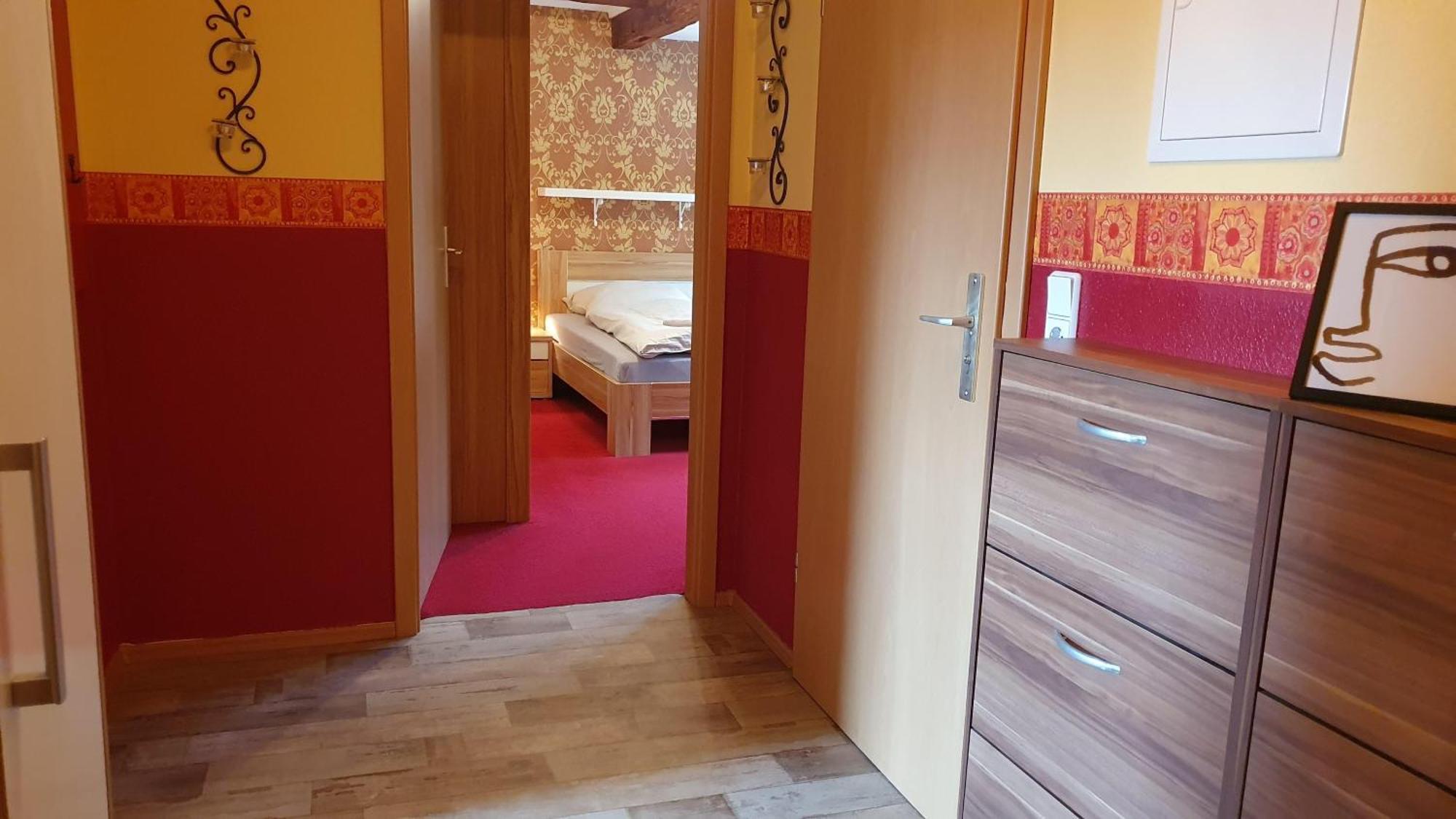 Ferienwohnung Im Gutshof Direkt Gegenueber Dem Schloss, Rhododendronpark Mit Terrasse Und Wlan Kromlau Buitenkant foto
