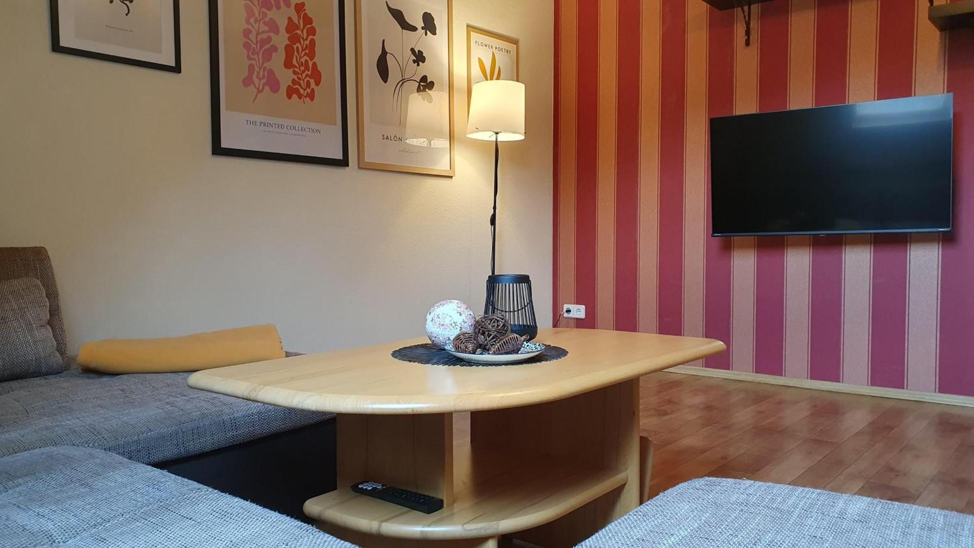 Ferienwohnung Im Gutshof Direkt Gegenueber Dem Schloss, Rhododendronpark Mit Terrasse Und Wlan Kromlau Buitenkant foto