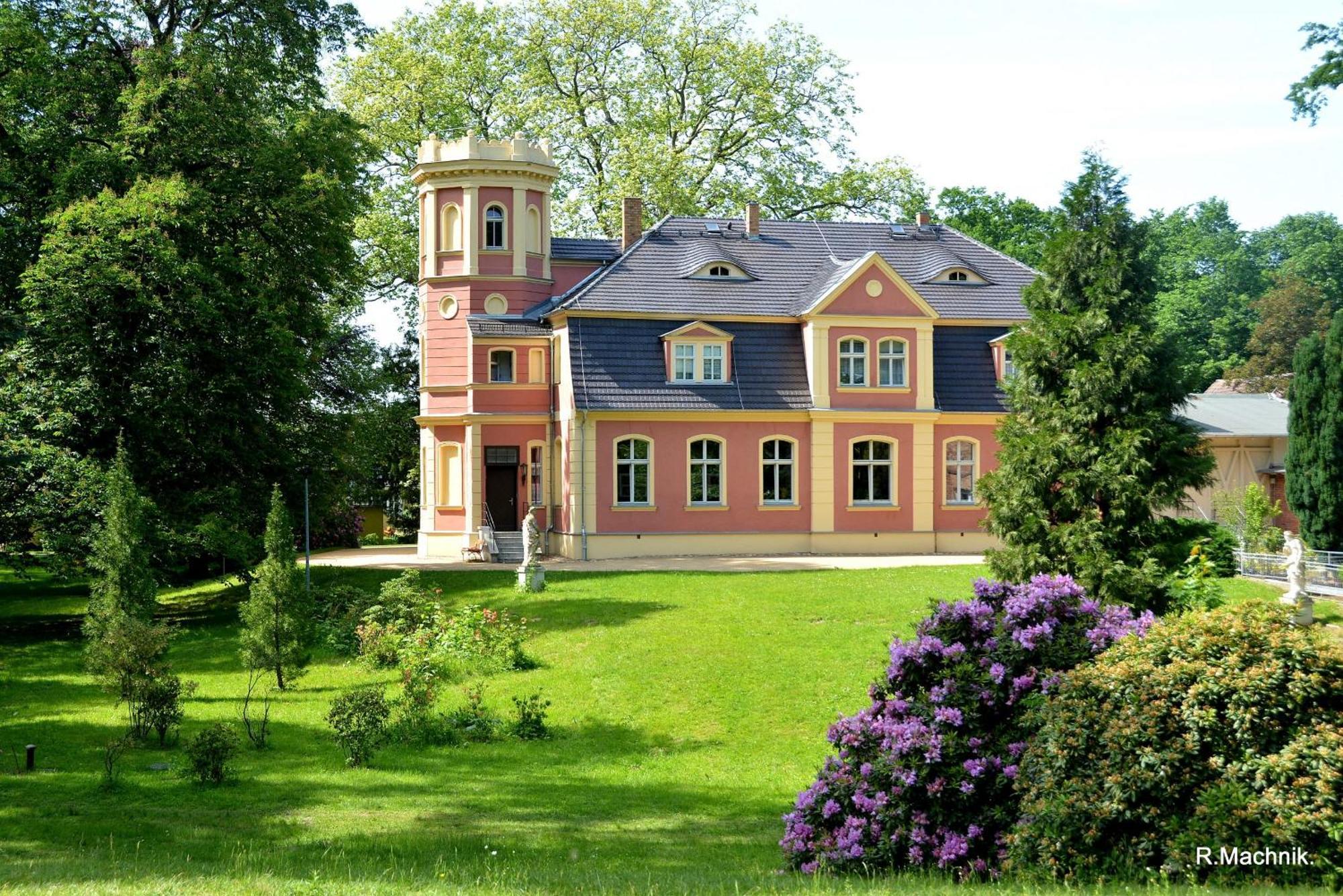 Ferienwohnung Im Gutshof Direkt Gegenueber Dem Schloss, Rhododendronpark Mit Terrasse Und Wlan Kromlau Buitenkant foto