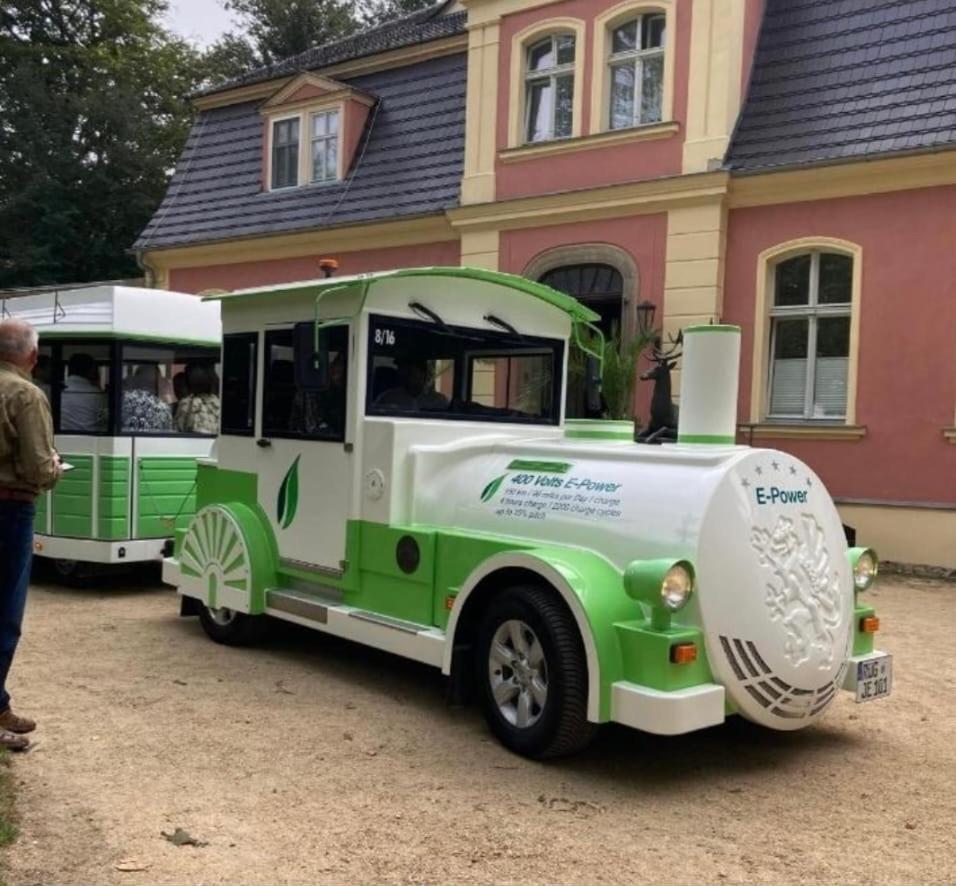 Ferienwohnung Im Gutshof Direkt Gegenueber Dem Schloss, Rhododendronpark Mit Terrasse Und Wlan Kromlau Buitenkant foto