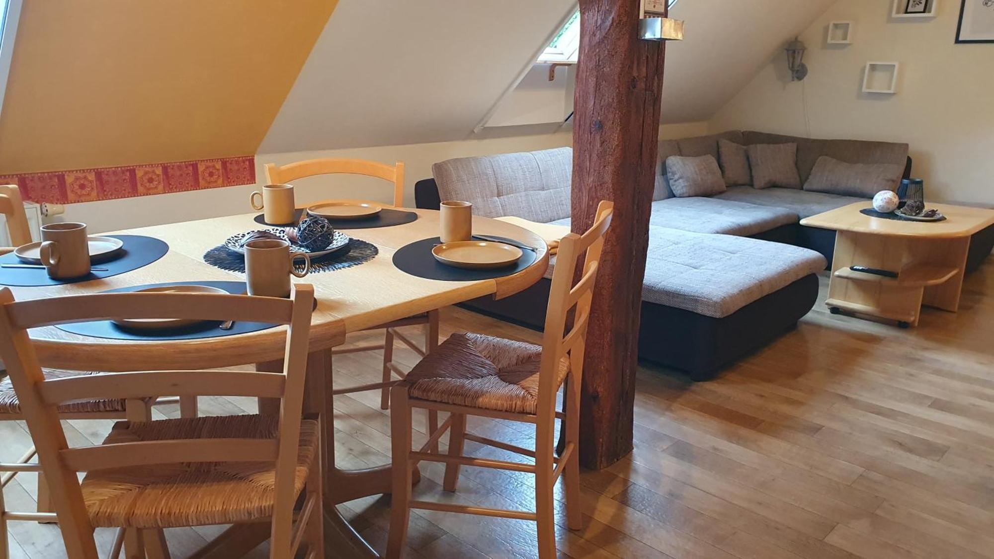 Ferienwohnung Im Gutshof Direkt Gegenueber Dem Schloss, Rhododendronpark Mit Terrasse Und Wlan Kromlau Buitenkant foto